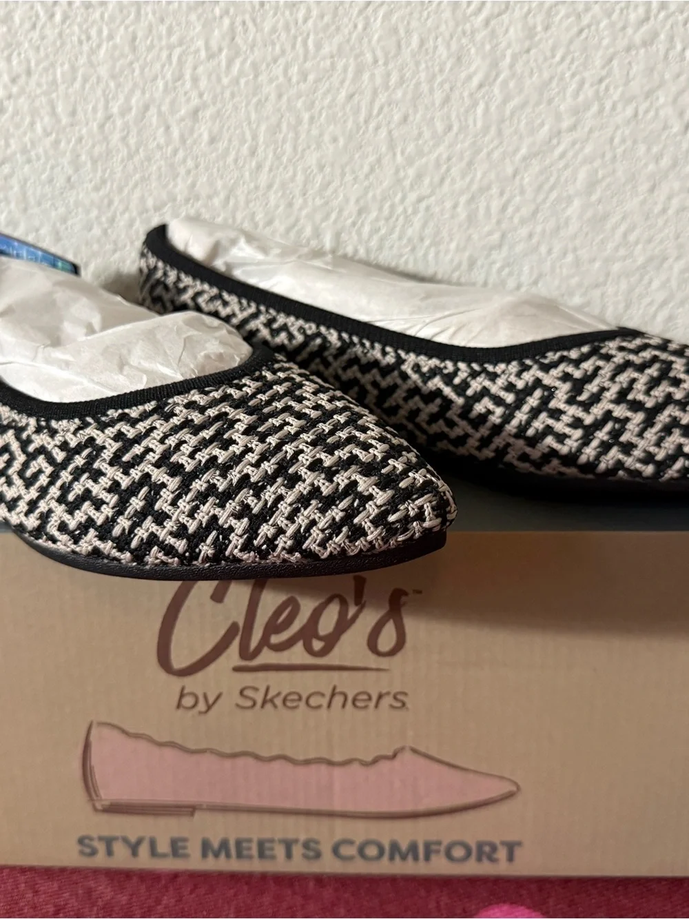Skechers Cleo Point Chic Allure Ballet Flats Women’s 7.5 Black/Taupe New in Box